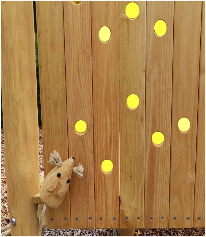 U3-Spielturm Dreikäsehoch Robinie mit Stahlanker