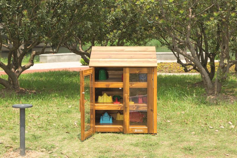 Outdoor-Schrank mit transparenten Türen