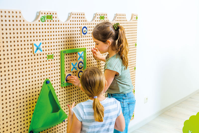PLUG it "Tic Tac Toe und Steckspiel Set"
