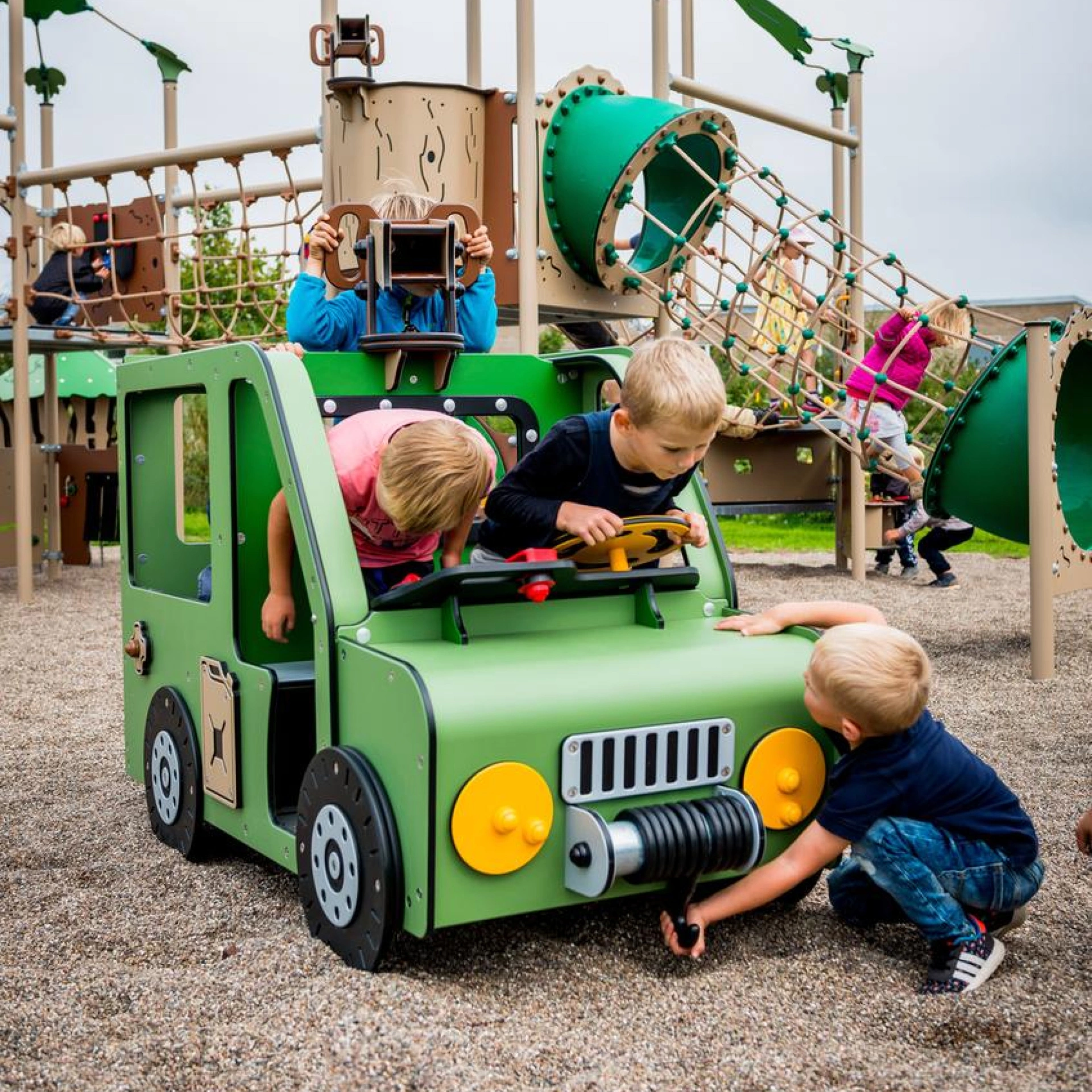 Spielhaus Explore Offroader