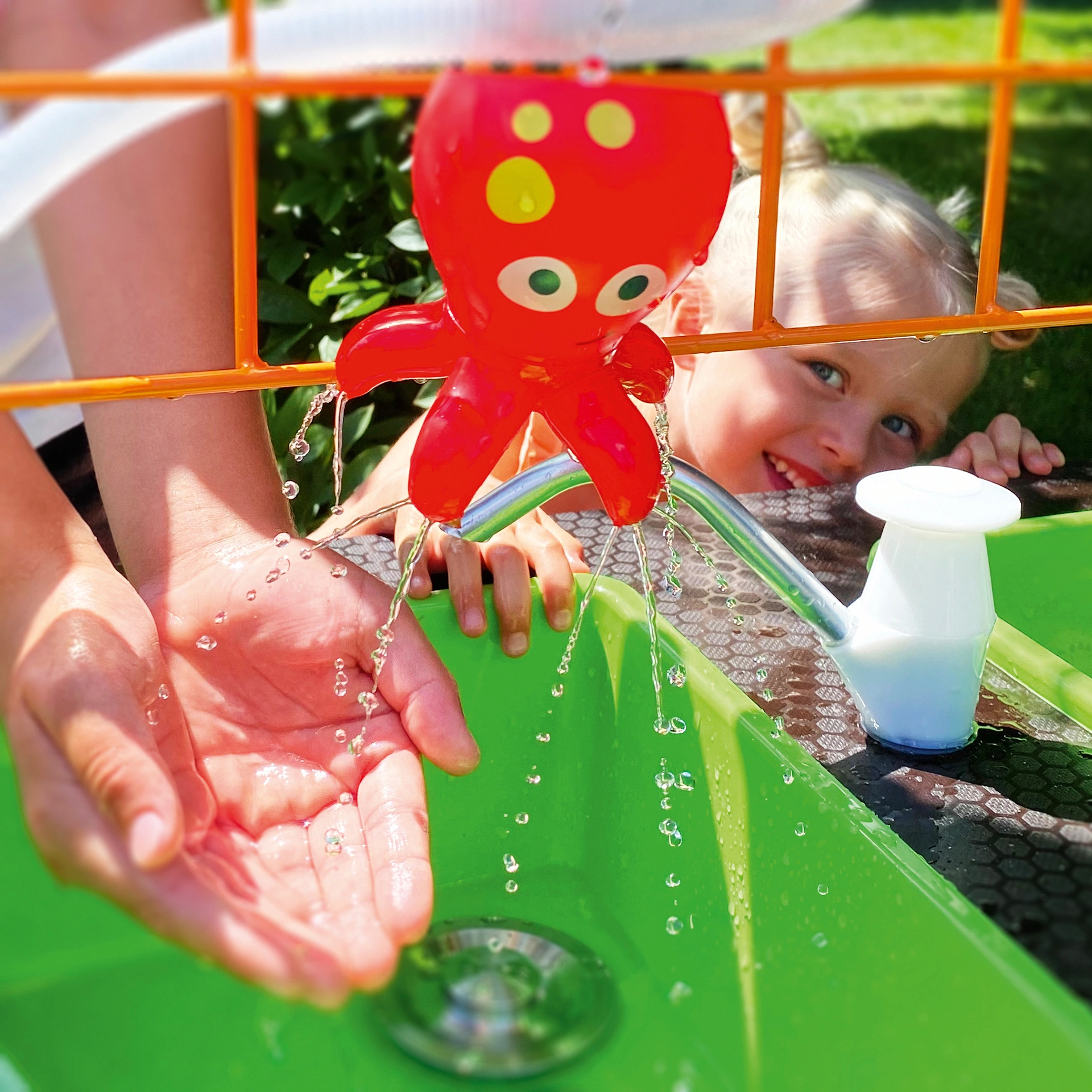TopPlay Mobiler Sand- und Wasserspieltisch